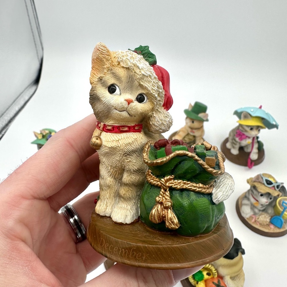 The Bradford Exchange Cat Purr-fect Perpetual Calendar Figures - Missing Jan - Picture 15 of 16